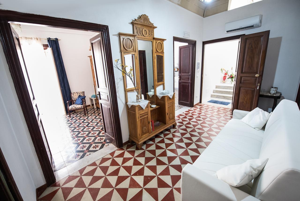 Апартаменты Palazzo Taormina Кастелламмаре-дель-Голфо Экстерьер фото